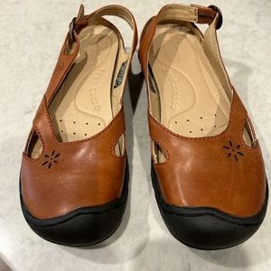 KEEN PARADISE CUSH BROWN 37 NWOB